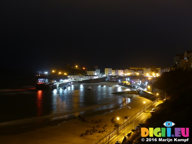 FZ026172 Tenby harbour at night